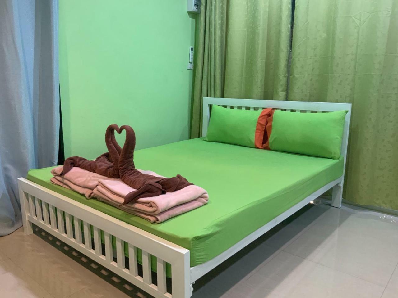 Winny Apartment Rayong Exterior foto