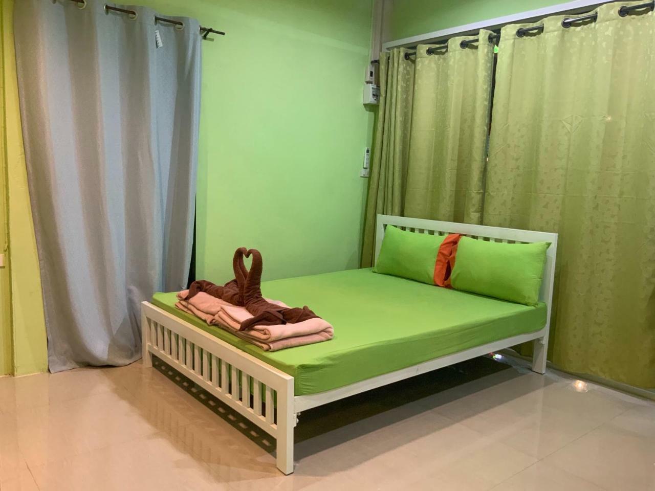 Winny Apartment Rayong Exterior foto